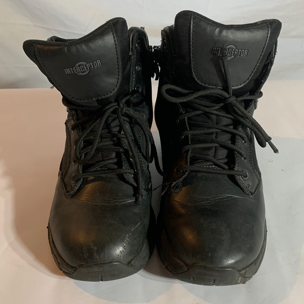 Interceptor black shoes for man size10 man made and leather upper